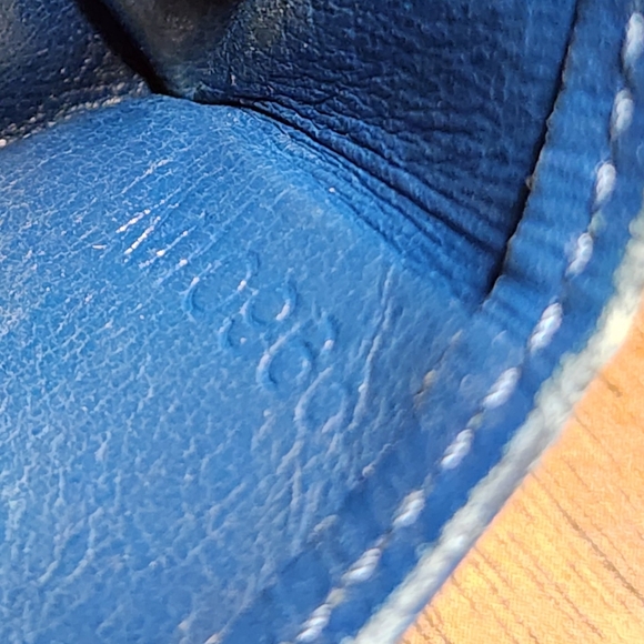 Louis Vuitton Blue Epi Boite Coin Purse - Picture 8 of 8